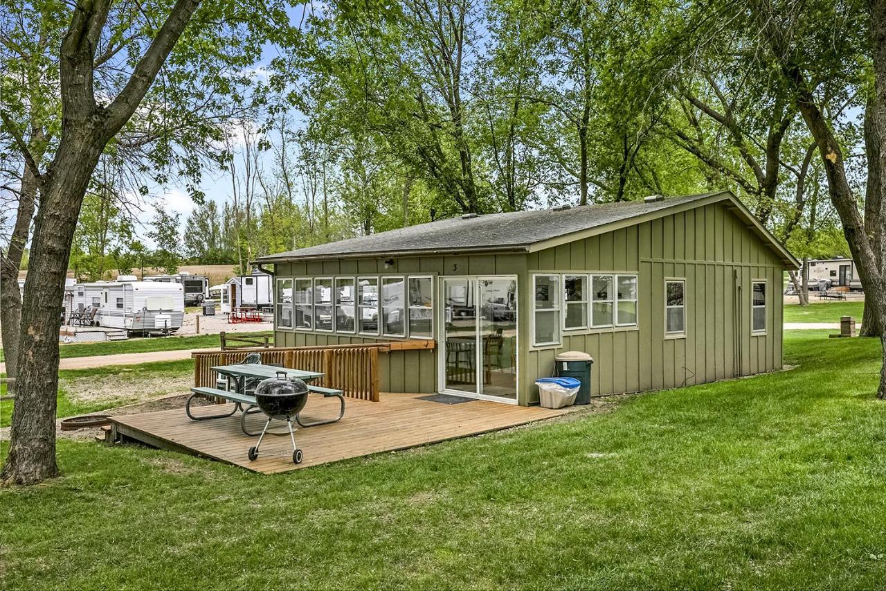 Swan Lake Resort & Campground Fergus Falls Экстерьер фото