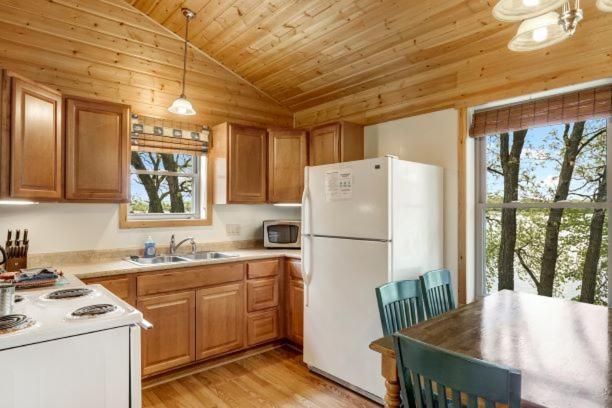 Swan Lake Resort & Campground Fergus Falls Экстерьер фото