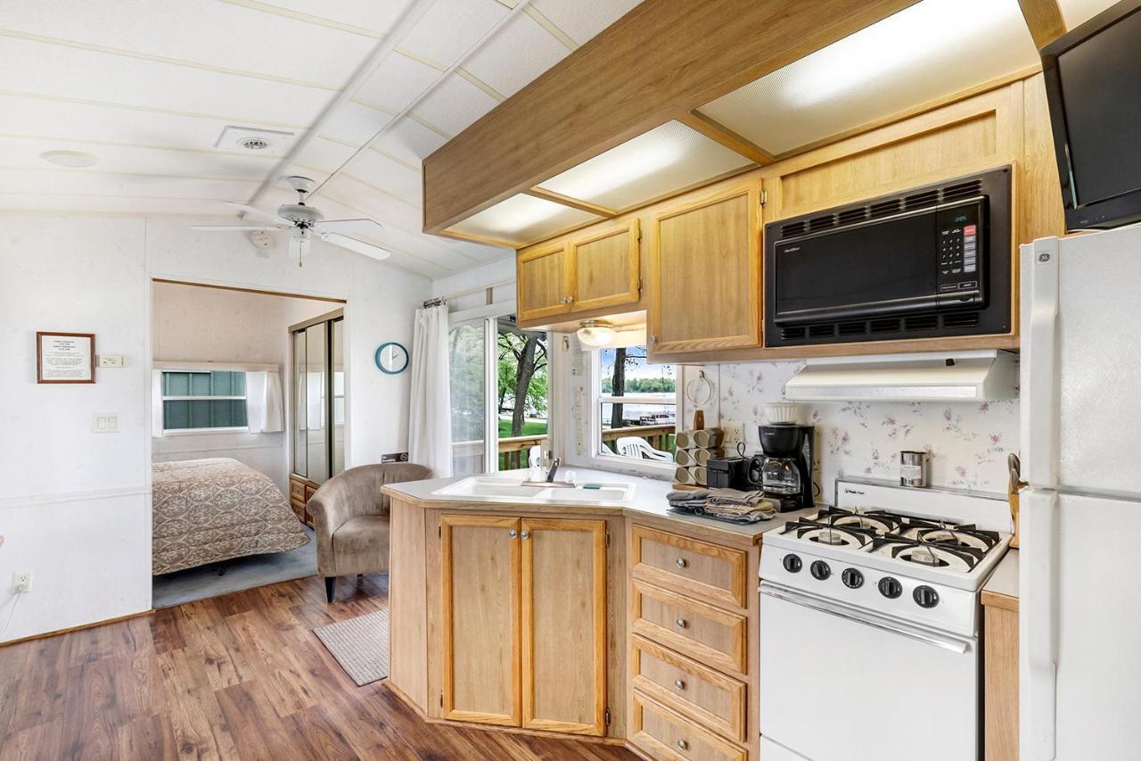 Swan Lake Resort & Campground Fergus Falls Экстерьер фото